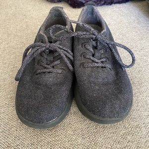 Dark grey all birds.